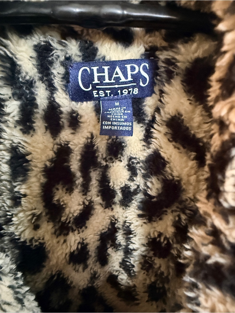 Chaps Fleece Leopard
Print Full Zip Vest EUC
W/ pockets sz Med - Picture 3 of 10